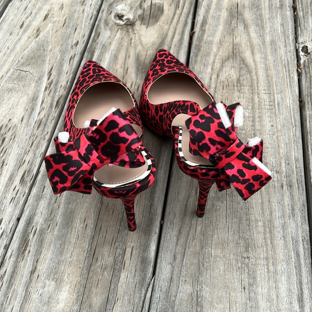 Betsey Johnson Pink Leopard Print Pointed Slingback Pumps - Picture 4 of 8